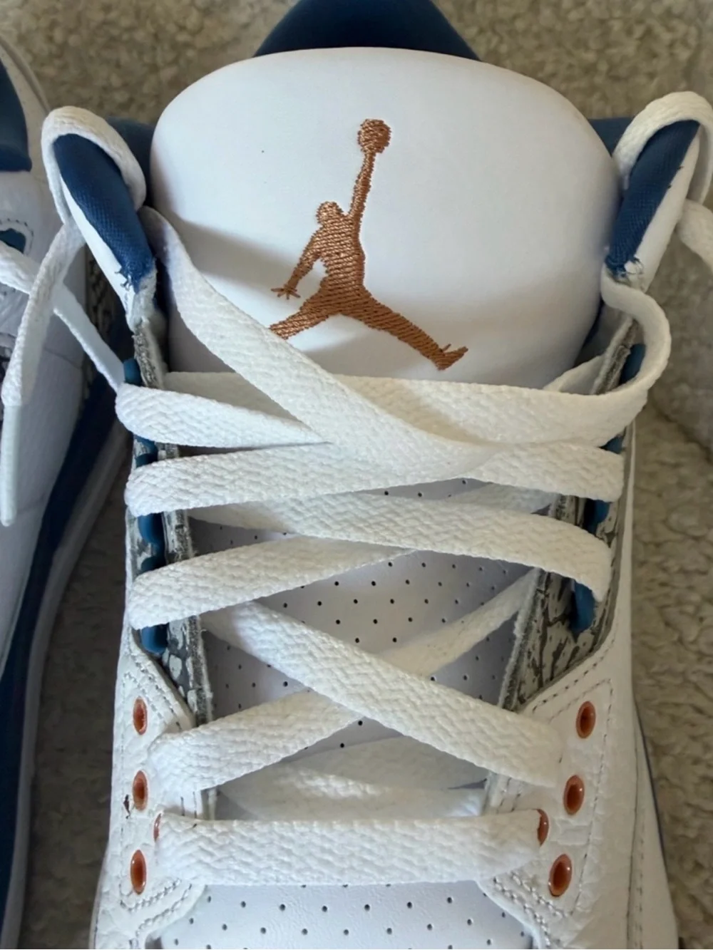 Jordan Retro Wizards Low White Blue with Elephant Print NEW WITH BOX